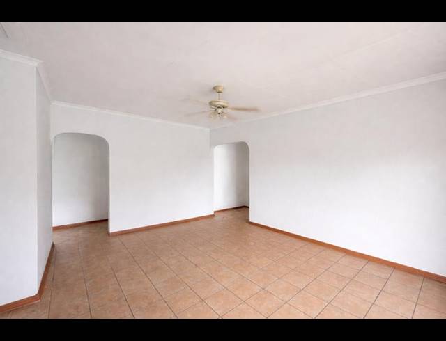 3 BEDROOM TOWNHOUSE FOR SALE IN PRESTBURY